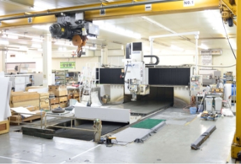 5-meter-sized gate-type whetstone grinding machine in Otsu factory